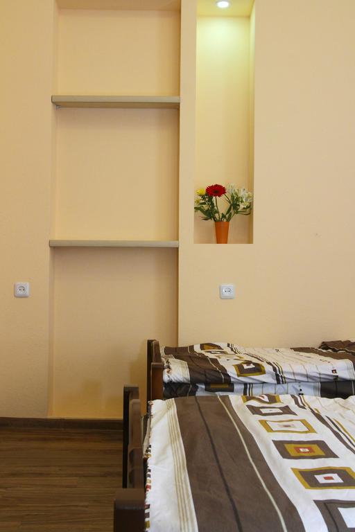 Inter Boutique Hotel 耶烈万 外观 照片